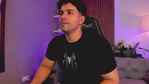 Snapshot of liam_colliins chatting on 12/16/25, 11:48 Liam Collins online show from 12/16/25, 11:48