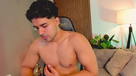 Snapshot of liam_colliins chatting on 12/21/25, 12:01 Liam Collins online show from 12/21/25, 12:01