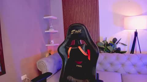 Snapshot of liam_colliins chatting on 12/22/25, 12:02 Liam Collins online show from 12/22/25, 12:02