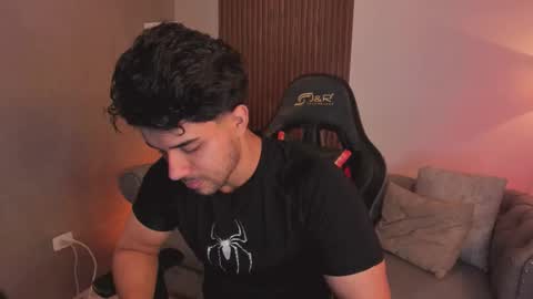 Snapshot of liam_colliins chatting on 02/15/26, 11:41 Liam Collins online show from 02/15/26, 11:41