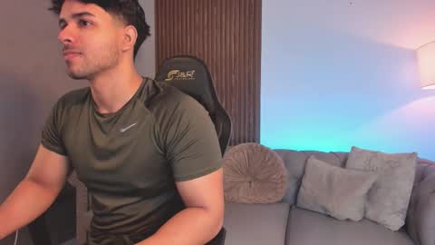 Snapshot of liam_colliins chatting on 02/23/26, 11:51 Liam Collins online show from 02/23/26, 11:51