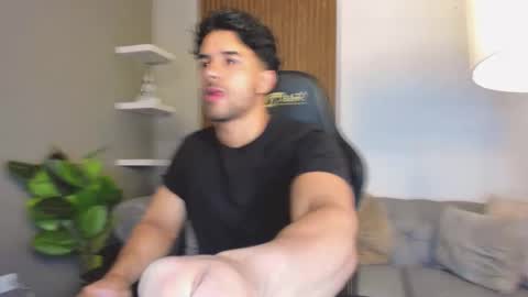 Snapshot of liam_colliins chatting on 03/20/26, 08:14 Liam Collins online show from 03/20/26, 08:14