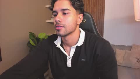 Snapshot of liam_colliins chatting on 03/26/26, 11:27 Liam Collins online show from 03/26/26, 11:27