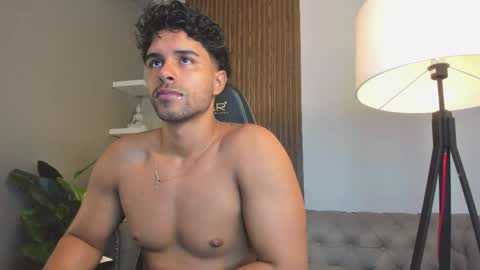 Snapshot of liam_colliins chatting on 04/11/26, 11:47 Liam Collins online show from 04/11/26, 11:47