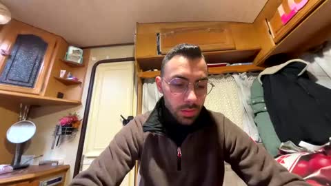 Liam online show from 03/01/25, 01:18