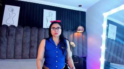 Camila  online show from 11/13/25, 08:19