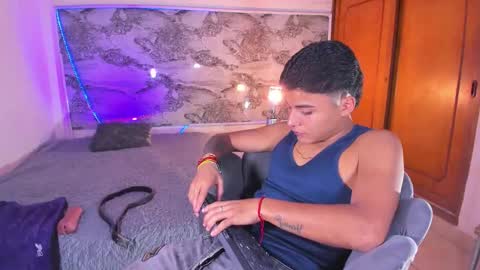 Snapshot of liam_dustin chatting on 03/19/26, 09:41 Liam online show from 03/19/26, 09:41