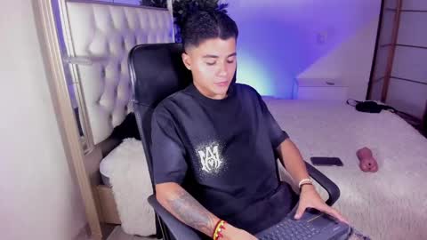 Snapshot of liam_dustin chatting on 05/30/26, 08:50 Liam online show from 05/30/26, 08:50