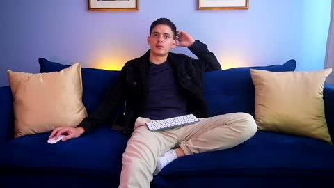 Snapshot of liam_enzho chatting on 12/09/24, 06:03 Liam online show from 12/09/24, 06:03