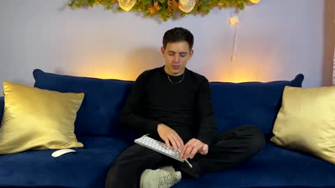 Snapshot of liam_enzho chatting on 01/06/25, 03:31 Liam online show from 01/06/25, 03:31