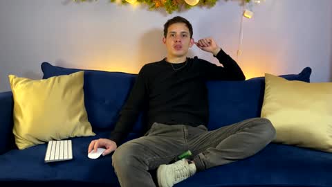 Snapshot of liam_enzho chatting on 01/07/25, 12:45 Liam online show from 01/07/25, 12:45