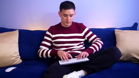 Snapshot of liam_enzho chatting on 01/16/25, 03:02 Liam online show from 01/16/25, 03:02