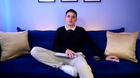 Snapshot of liam_enzho chatting on 01/17/25, 06:23 Liam online show from 01/17/25, 06:23