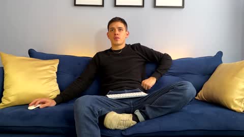 Snapshot of liam_enzho chatting on 01/24/25, 03:55 Liam online show from 01/24/25, 03:55