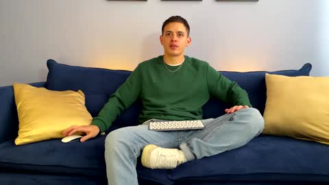 Snapshot of liam_enzho chatting on 01/25/25, 06:24 Liam online show from 01/25/25, 06:24