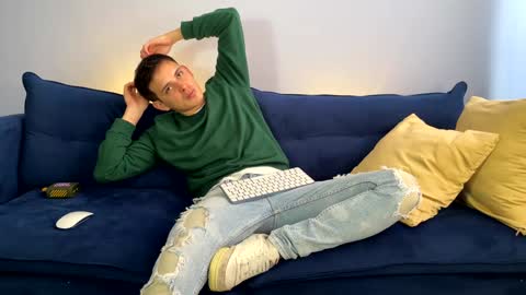 Snapshot of liam_enzho chatting on 02/07/25, 03:30 Liam online show from 02/07/25, 03:30