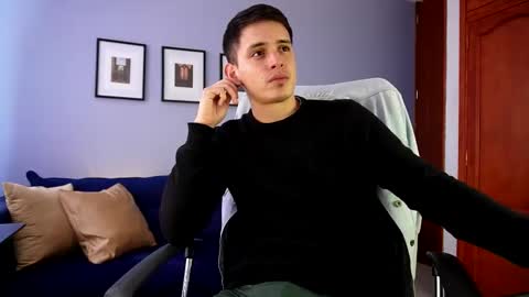 Snapshot of liam_enzho chatting on 02/14/25, 06:29 Liam online show from 02/14/25, 06:29