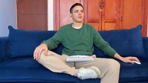 Snapshot of liam_enzho chatting on 10/05/25, 12:58 Liam online show from 10/05/25, 12:58