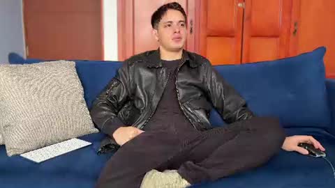 Snapshot of liam_enzho chatting on 07/12/26, 03:47 Liam online show from 07/12/26, 03:47