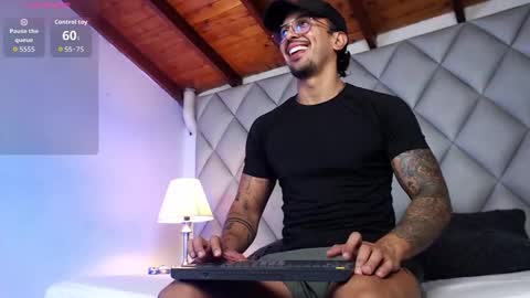 Snapshot of liam_espinoza chatting on 10/26/25, 07:31 Liam Espinoza online show from 10/26/25, 07:31
