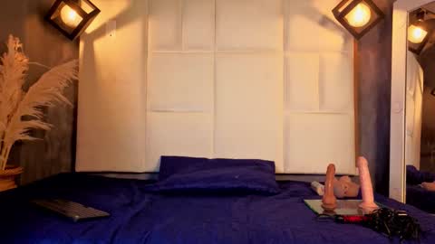 Liam forest  online show from 12/22/25, 05:04