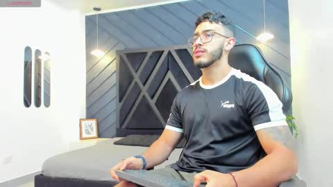 LIAM KLEIN online show from 11/04/25, 11:31