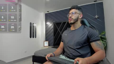 LIAM KLEIN online show from 11/18/25, 11:14