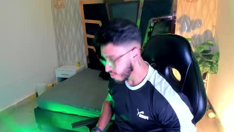 LIAM KLEIN online show from 12/16/25, 11:15