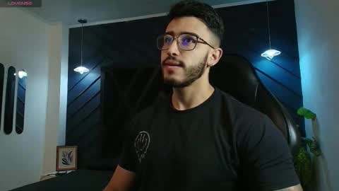 LIAM KLEIN online show from 03/30/26, 11:33