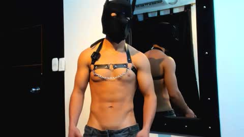 liam_knight online show from 10/24/25, 02:30