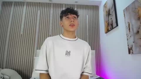 Snapshot of liam_lux chatting on 04/24/26, 02:08 LIAM online show from 04/24/26, 02:08