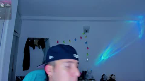 Snapshot of liam_oficial chatting on 01/14/25, 03:01 liam online show from 01/14/25, 03:01