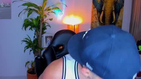 Snapshot of liam_oficial chatting on 02/09/25, 03:32 liam online show from 02/09/25, 03:32