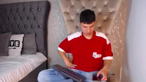 Liam  online show from 03/04/26, 08:37