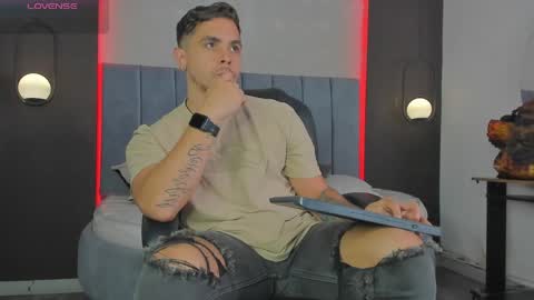 Snapshot of liam_walk chatting on 03/30/26, 08:32 Liam online show from 03/30/26, 08:32