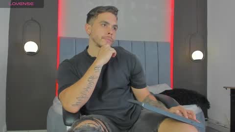 Snapshot of liam_walk chatting on 04/07/26, 08:09 Liam online show from 04/07/26, 08:09