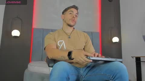 Snapshot of liam_walk chatting on 04/09/26, 08:03 Liam online show from 04/09/26, 08:03