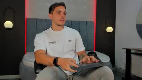 Snapshot of liam_walk chatting on 04/22/26, 06:09 Liam online show from 04/22/26, 06:09