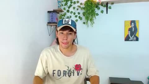 liamxul online show from 10/19/25, 06:19