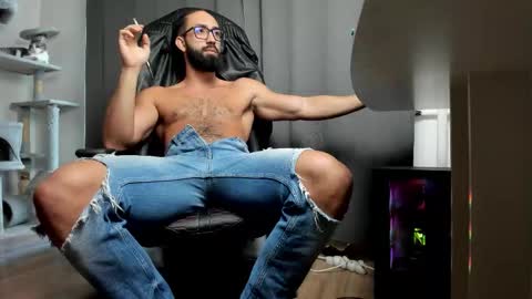 Liam online show from 10/25/25, 07:27