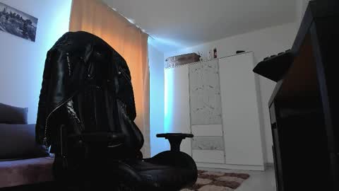 Snapshot of liamaesthetic chatting on 03/10/26, 08:30 Liam online show from 03/10/26, 08:30