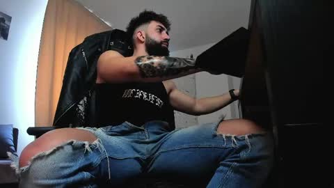 Snapshot of liamaesthetic chatting on 04/11/26, 07:45 Liam online show from 04/11/26, 07:45