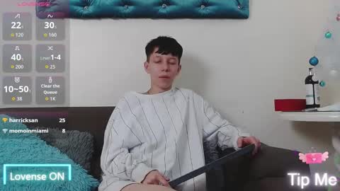 Liam  online show from 11/28/25, 09:28