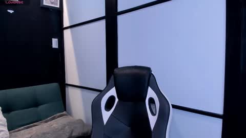 Snapshot of liamdeep_ chatting on 10/07/25, 06:27 LiamDeep online show from 10/07/25, 06:27