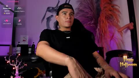 Snapshot of liamdeep_ chatting on 10/21/25, 10:21 LiamDeep online show from 10/21/25, 10:21