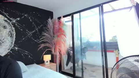 Snapshot of liamdeep_ chatting on 12/14/25, 08:46 LiamDeep online show from 12/14/25, 08:46