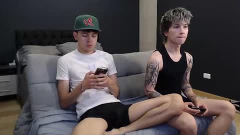 Snapshot of liamelf chatting on 07/15/26, 04:40 Liam online show from 07/15/26, 04:40