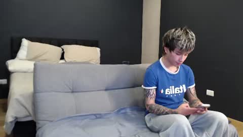 Snapshot of liamelf chatting on 07/23/26, 02:09 Liam online show from 07/23/26, 02:09