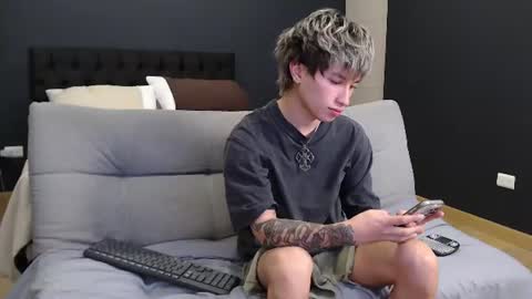 Snapshot of liamelf chatting on 07/26/26, 05:04 Liam online show from 07/26/26, 05:04