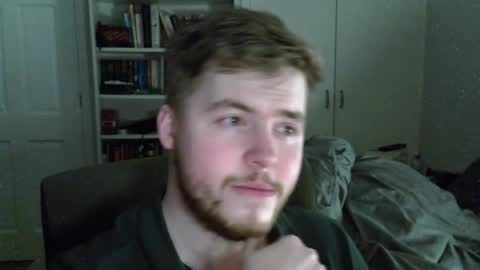 Snapshot of liamfoxx chatting on 04/29/26, 01:43 Liam Fox online show from 04/29/26, 01:43